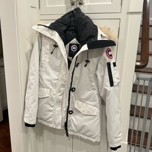 Canada Goose White Montebello Parka Heritage - size M